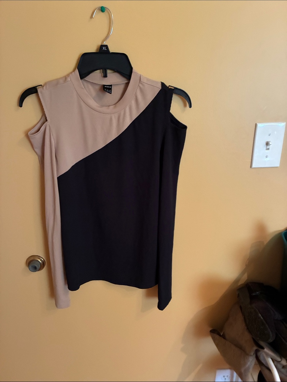 SHEIN Beige and Black Colorblock Cold-Shoulder Top